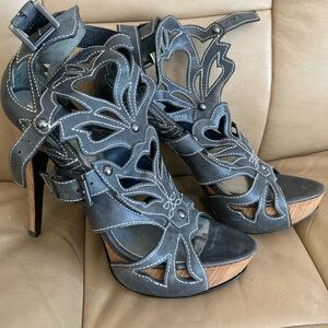 Guess by Marciano Grey Leather Heels size 9 M